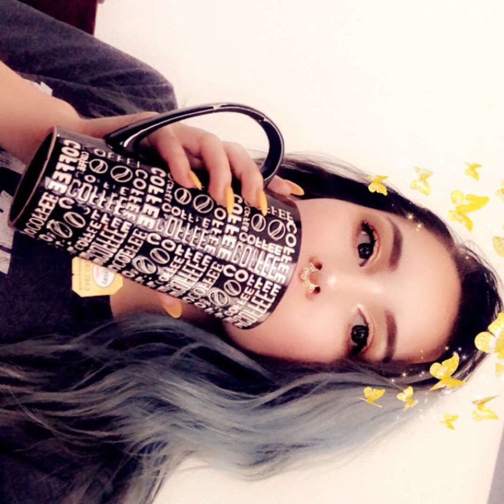 Meet your Posher, Aurora